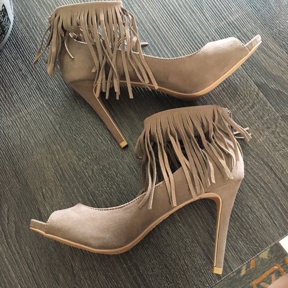 NEW fringe sling backs! - Picture 1 of 7